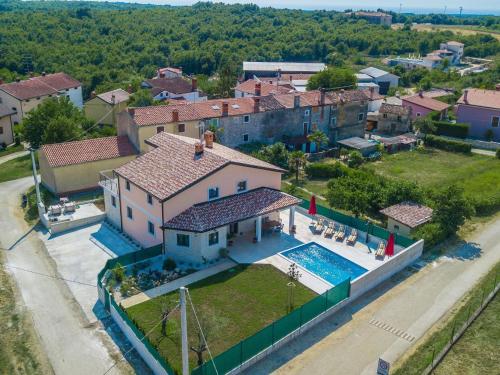 Villa in Brtonigla with Private Pool — 4-Star Luxury Hotel in Brtonigla, Croatia