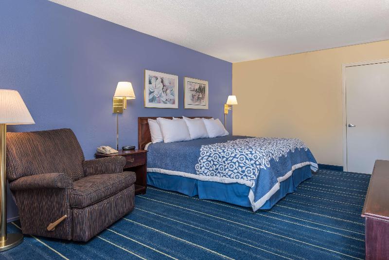 Days Inn by Wyndham South Hill - photo 7