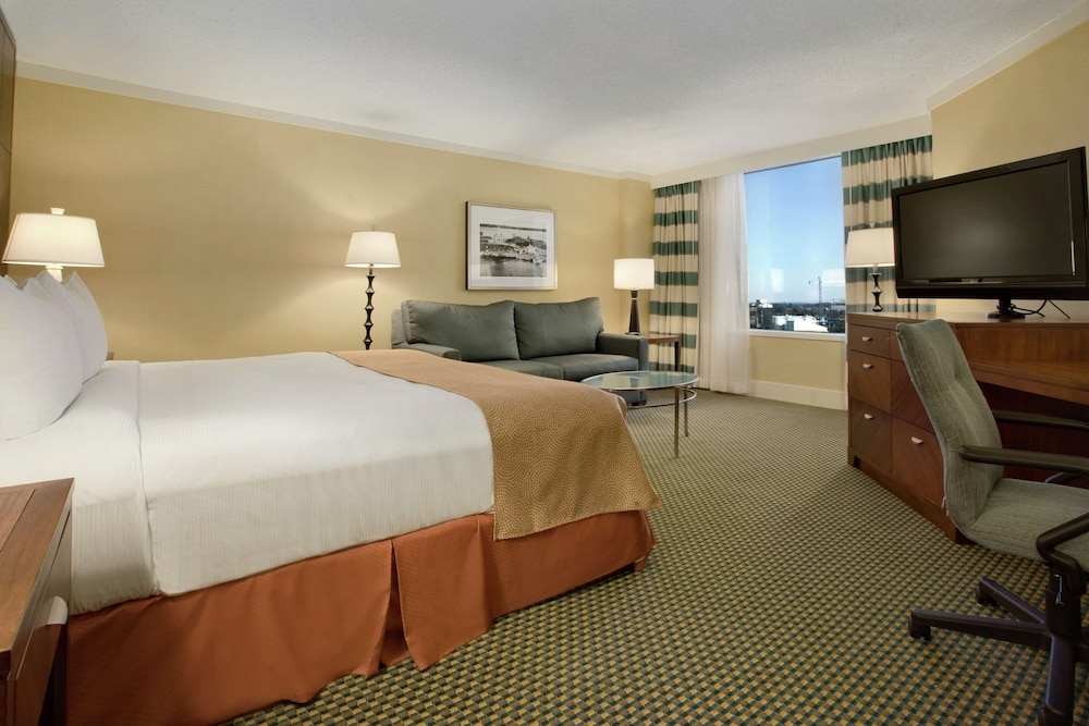 DoubleTree by Hilton Stamford - photo 18