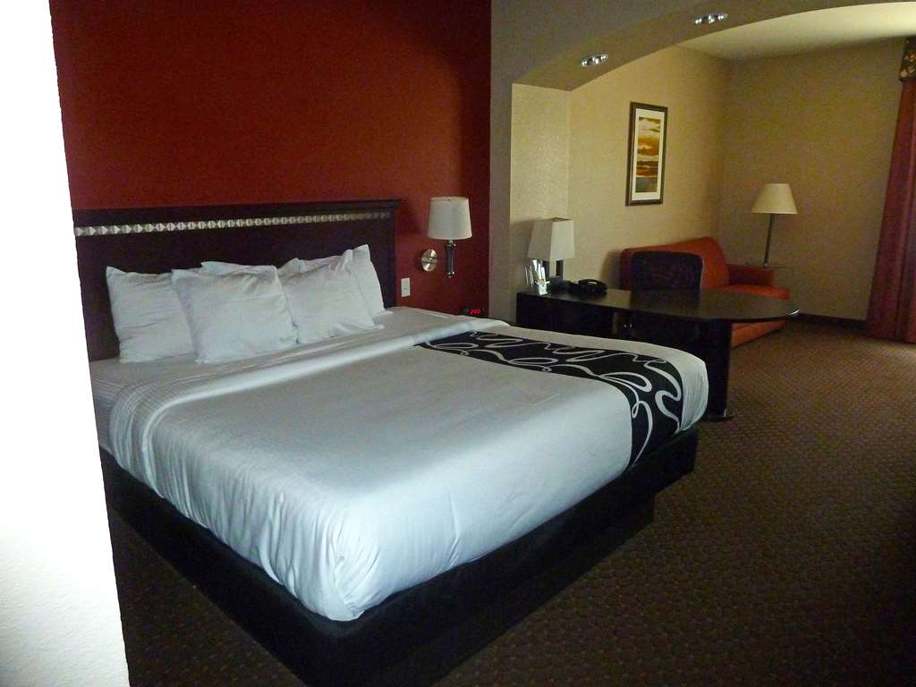 Americas Best Value Inn & Suites Gun Barrel City - photo 16