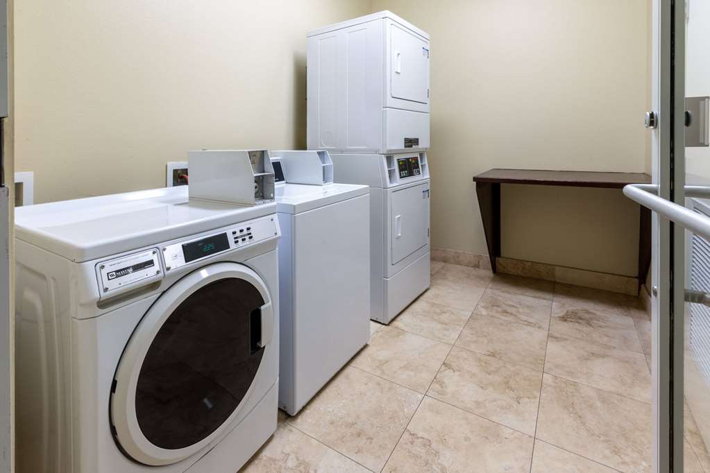 La Quinta Inn & Suites by Wyndham Houston New Caney - photo 28