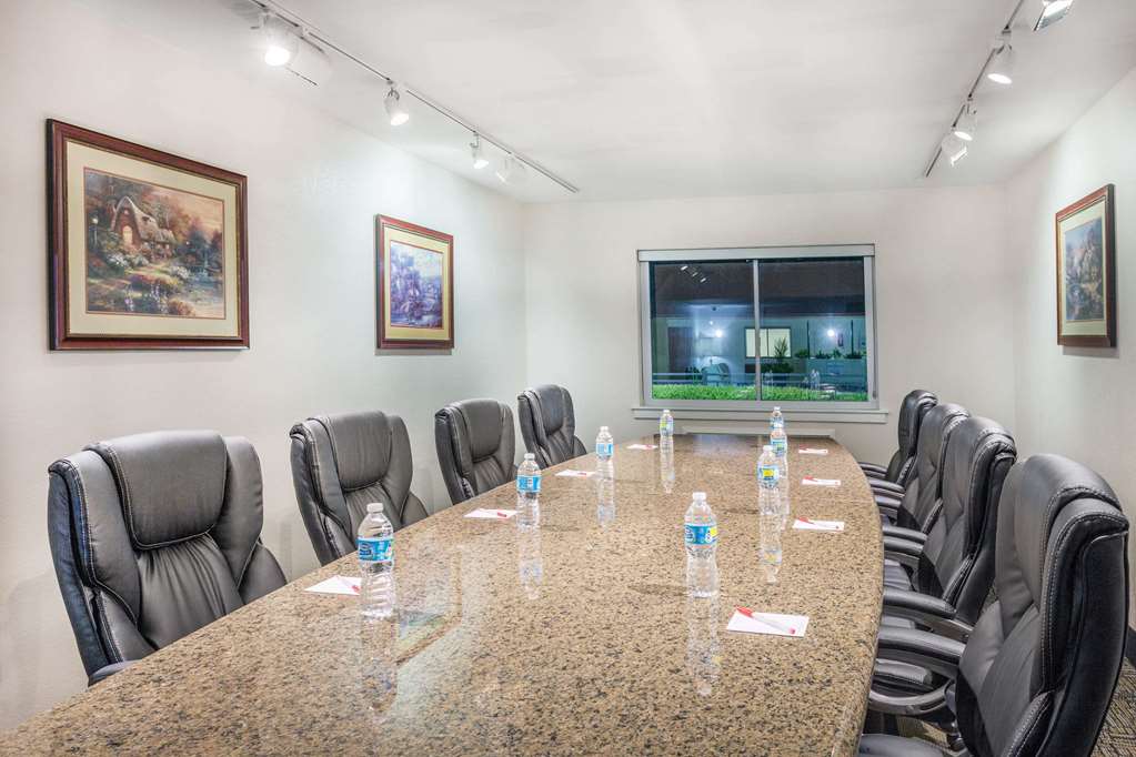 Ramada by Wyndham Tuscaloosa - photo 23