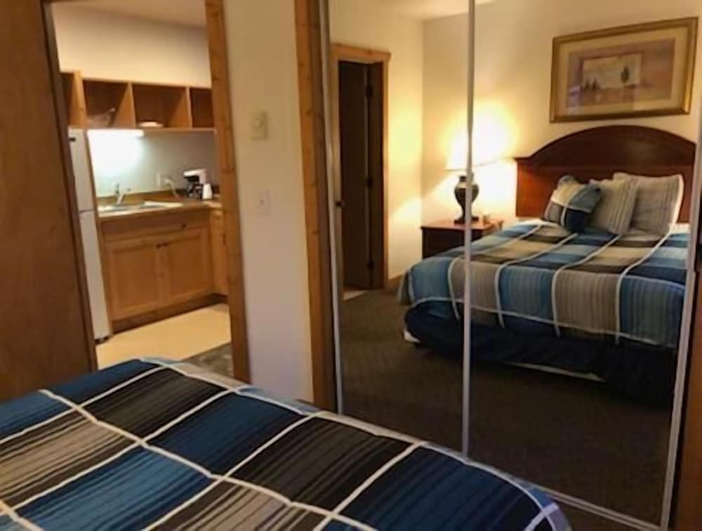 Bellevue High Country Motel - photo 9