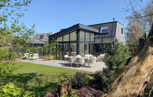 Cozy Home In Ouddorp With Wifi — 5-Star Luxury Hotel in Ouddorp, Netherlands