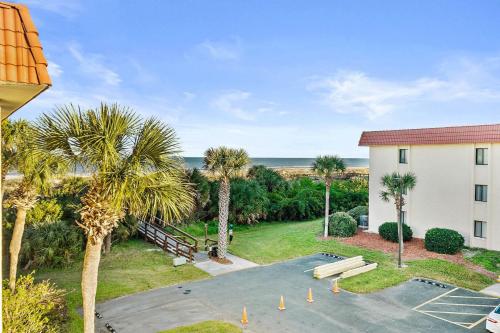 Unit 8312 Ocean & Racquet Resort — hotel in Saint Augustine Beach