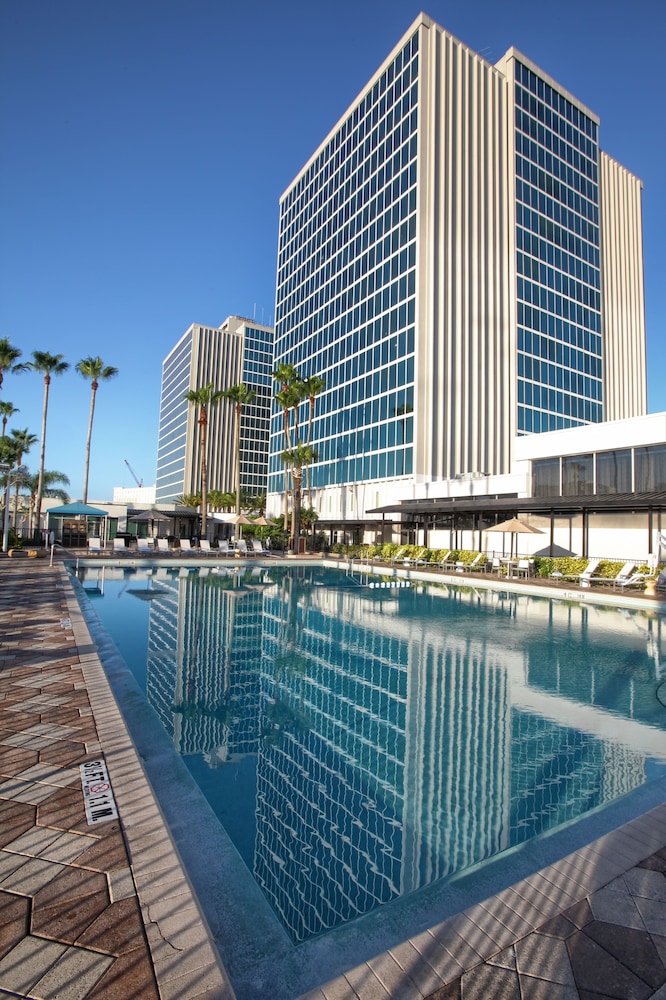 DoubleTree by Hilton at the Entrance to Universal Orlando - photo 32