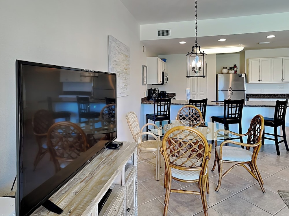 Beach Resort 305 1058526 1 Br condo by RedAwning - photo 25