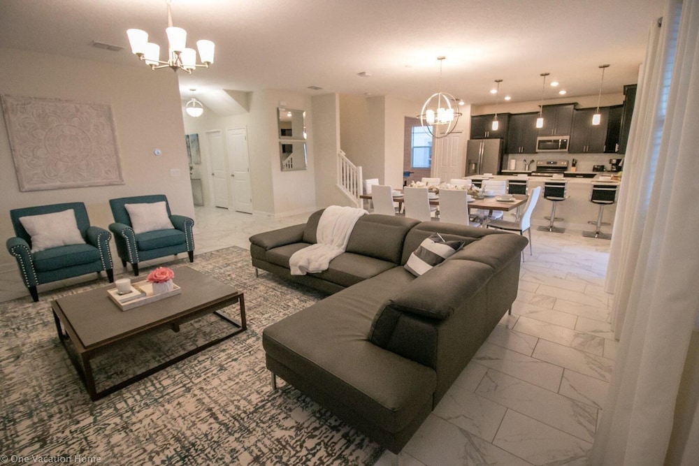 1581 PD Exquisite 6BR Haven: Private Pool - photo 20