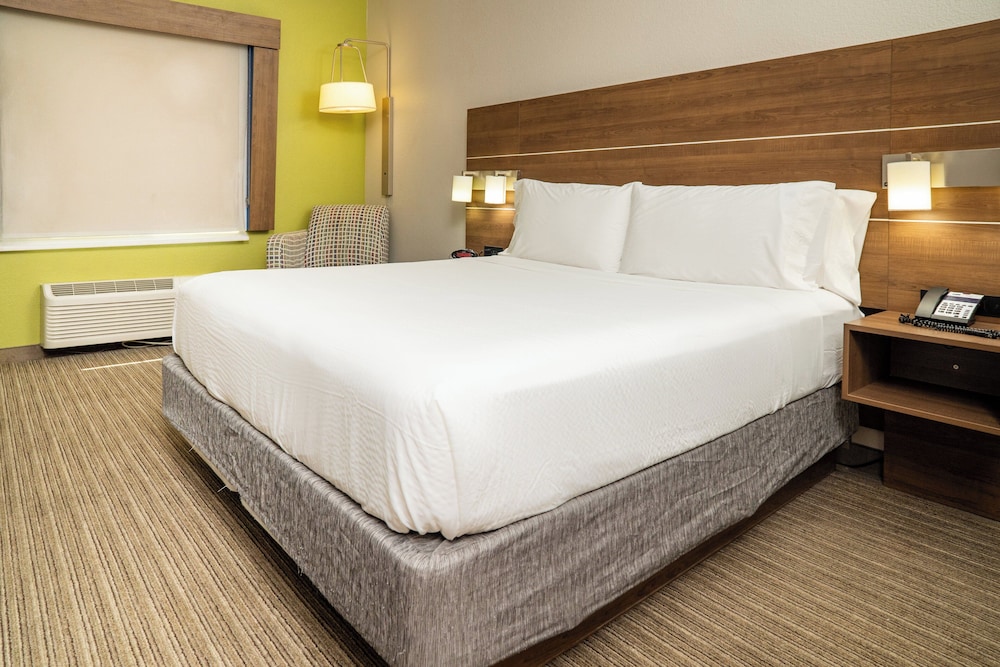 Holiday Inn Express Hotel & Suites Hesperia by IHG - photo 13