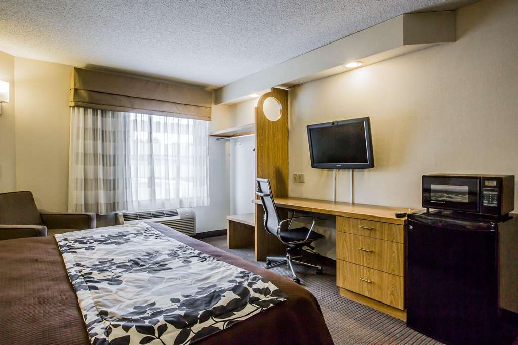 Rodeway Inn Austell Six Flags - photo 17