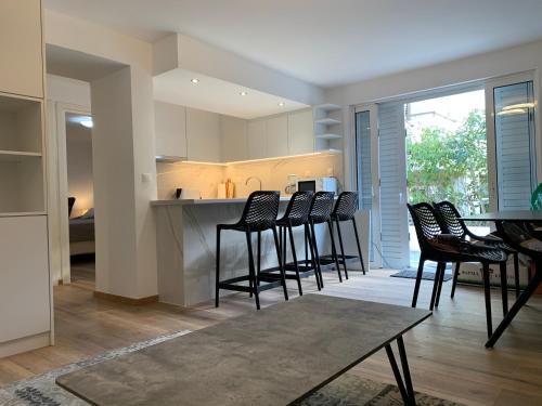 LIVAS Athens Voula garden bungalow — 4-Star Luxury Hotel in Athens, Greece