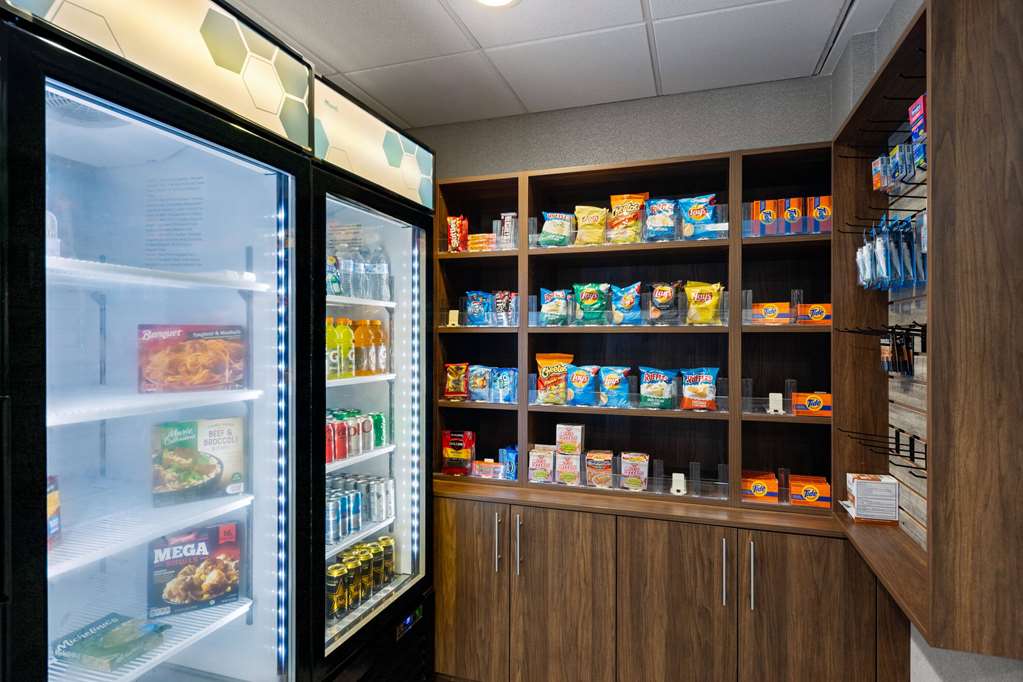 La Quinta Inn & Suites by Wyndham Kennewick - photo 45