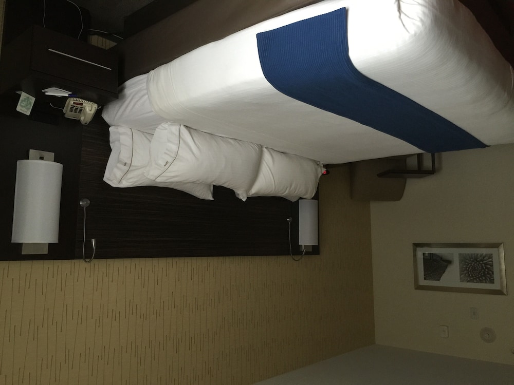 Holiday Inn Express Bradford by IHG - photo 2