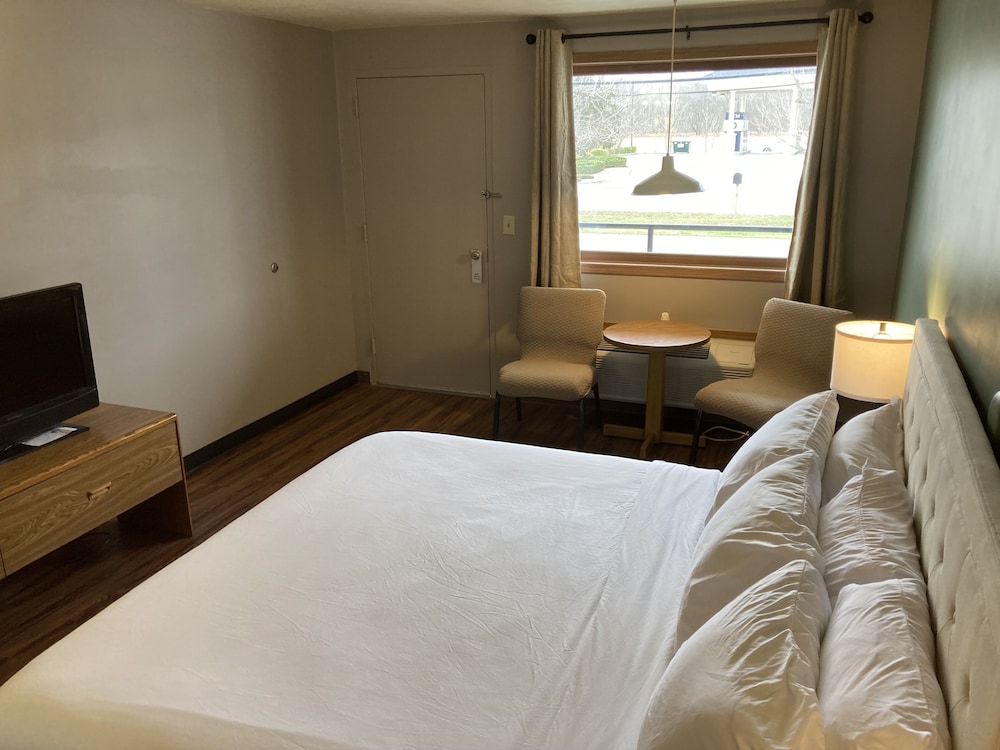 Valley Inn and Suites - photo 29