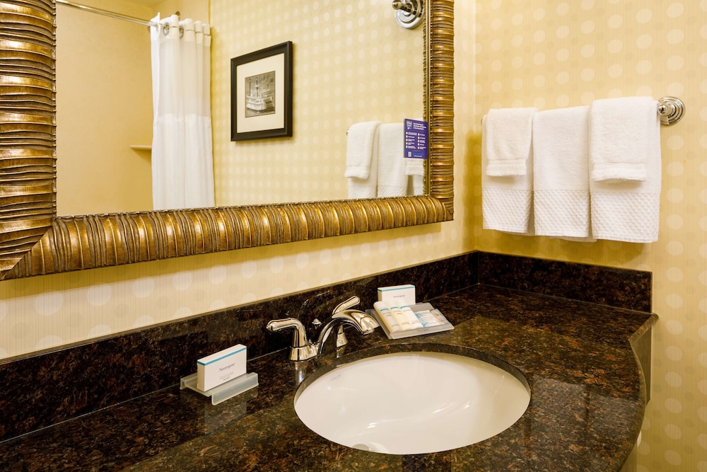 Hilton Garden Inn Cincinnati Blue Ash - photo 17
