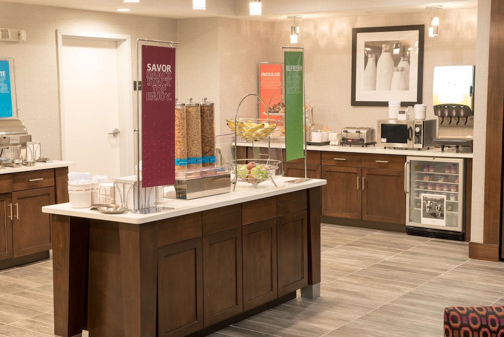Hampton Inn & Suites Bay City - photo 33