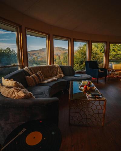 Idyllic Mountain Stay Hot Tub Wood Stove Games in Windham, United States