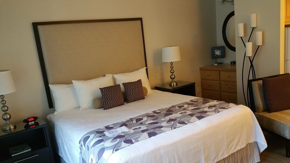 GetAways at Palm Springs Tennis Club - photo 6