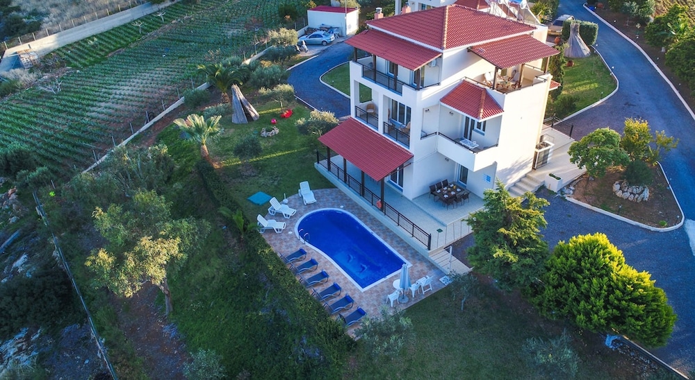 Villa Angelika & Margarita — 4-Star Luxury Hotel in Hersonissos, Greece