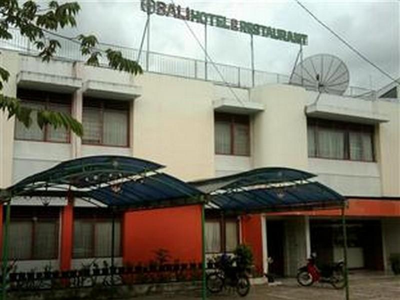 Hotel & Restaurant Bali in Tarutung, Indonesia
