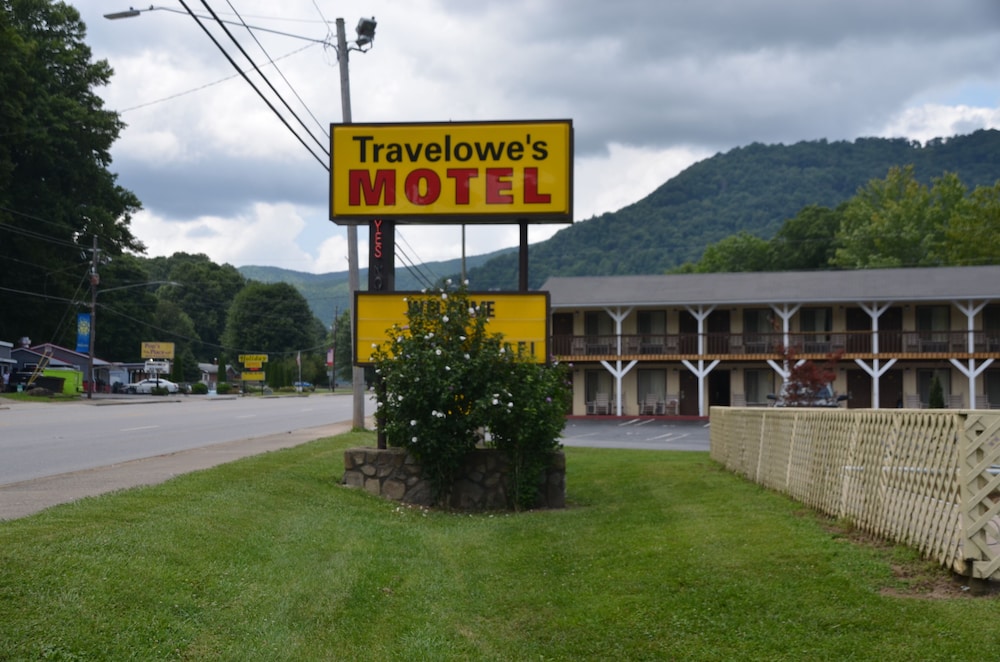 Travelowe's Motel - photo 34