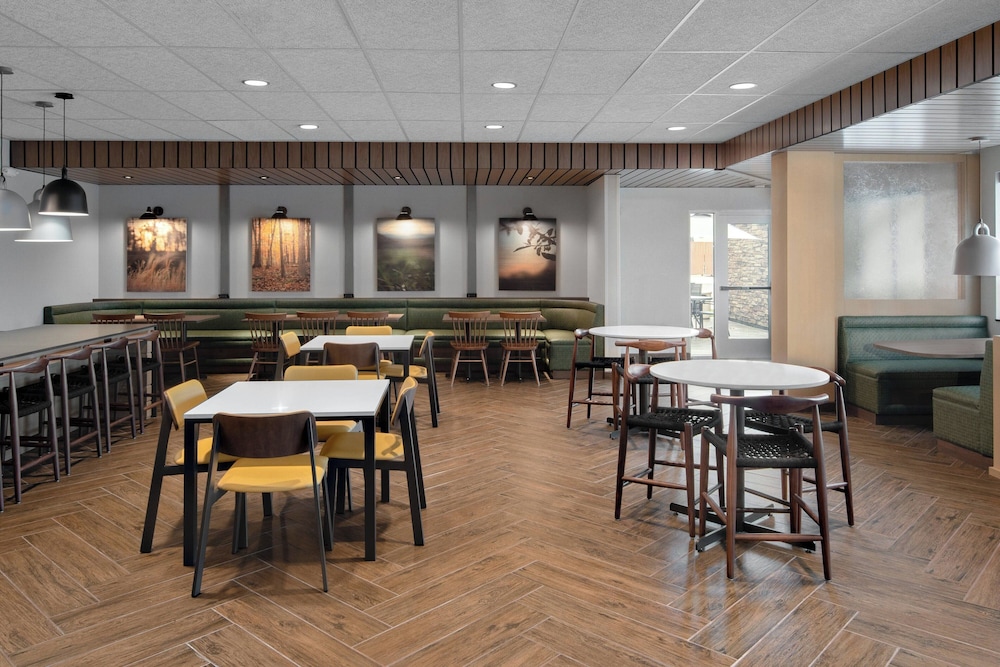 Fairfield Inn & Suites by Marriott Lake Geneva - photo 26
