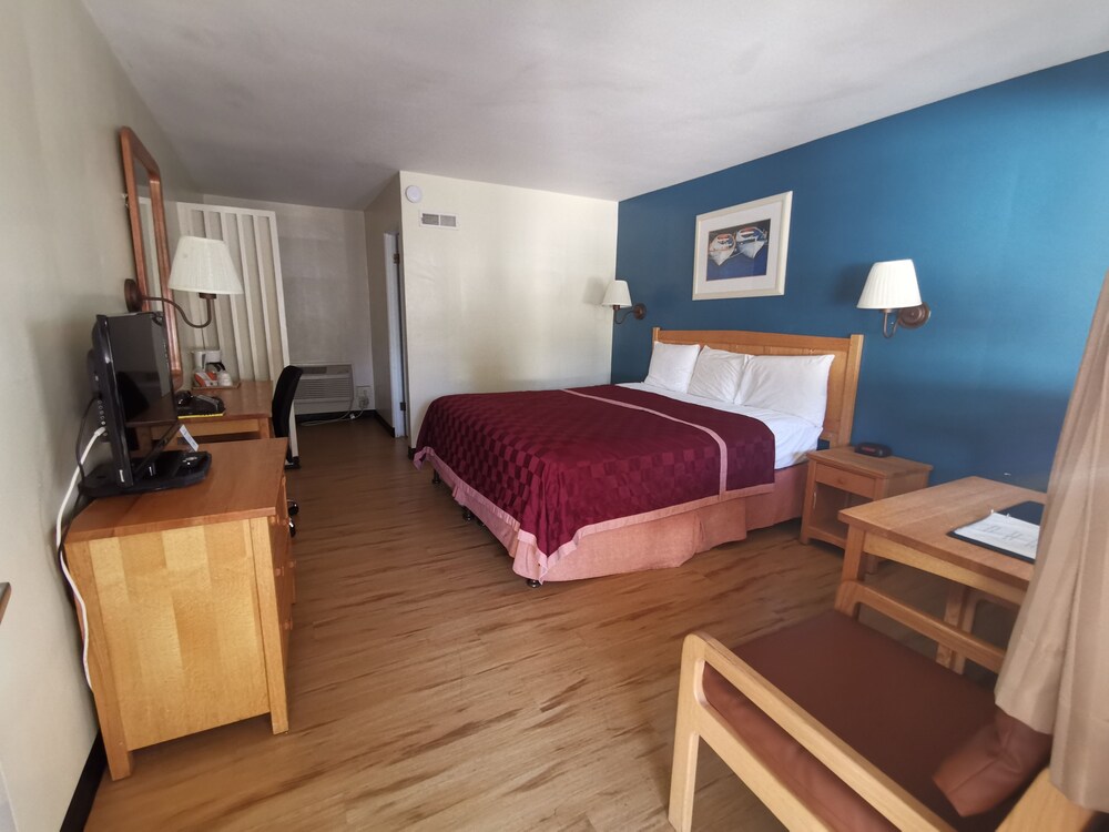 Skylark Shores Resort - photo 16