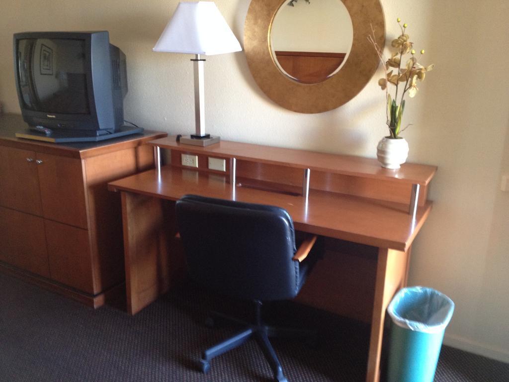 Knights Inn Anadarko - photo 14