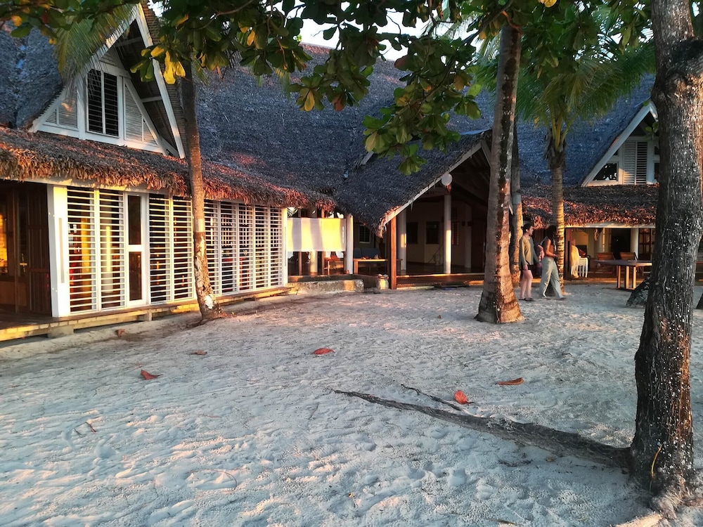 Eenjoy Your Relaxing Vacation Right on the Beach at Hotel Belvedere la Villa in Unknown City, Madagascar