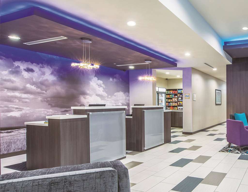 La Quinta Inn & Suites by Wyndham Enid - photo 3