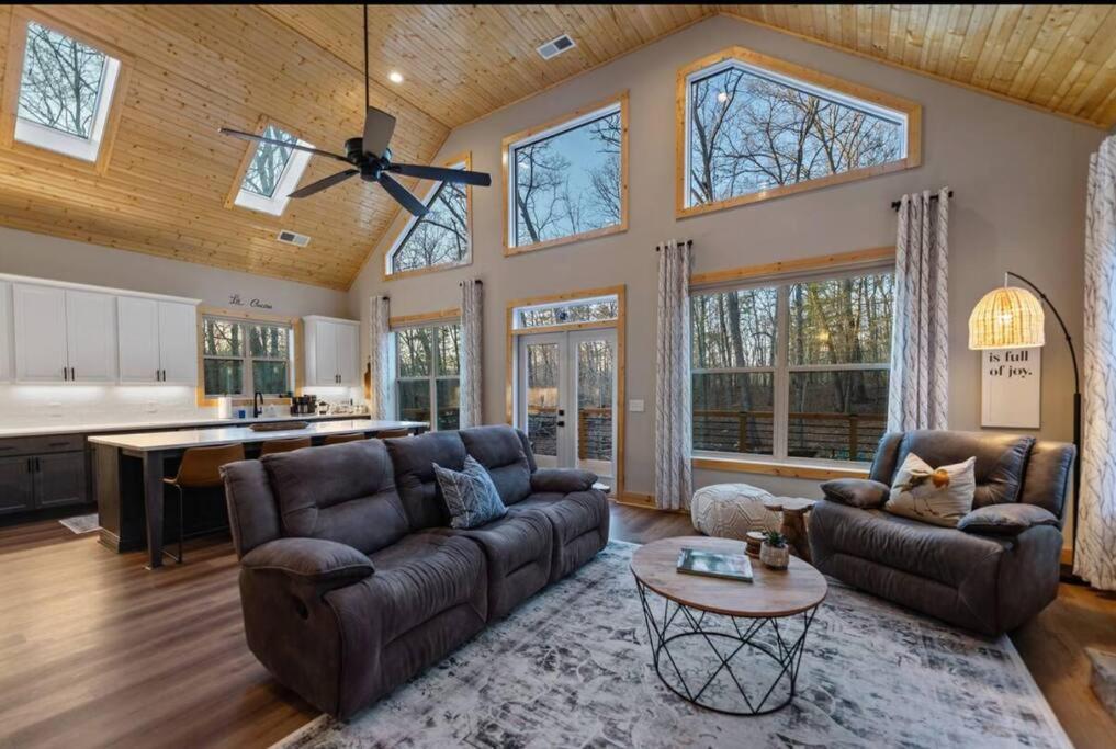 Peaceful Modern Chalet in Ellijay — 4-Star Luxury Hotel in Ellijay, United States