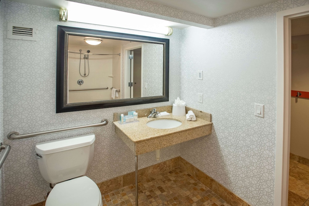 Hampton Inn Pensacola Airport - photo 50
