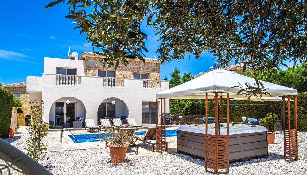 Villa Maria — 4-Star Luxury Hotel in Pegeia, Cyprus