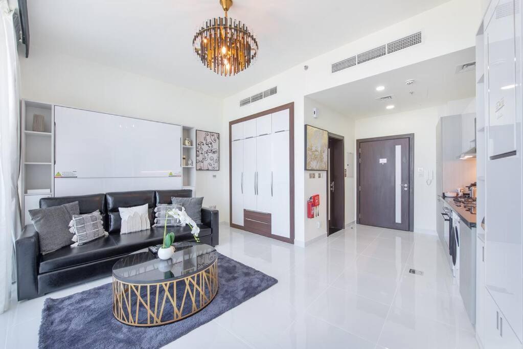 Breathtaking View Compact & Modern Spacious Studio — Dubai — photo 4