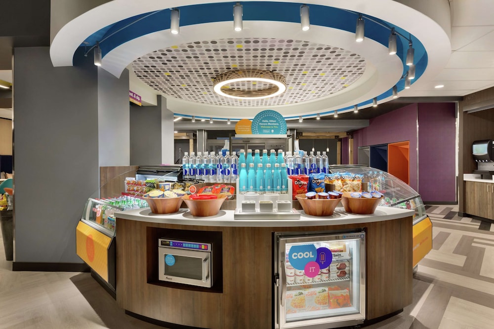 Tru by Hilton St. Charles St. Louis MO - photo 6