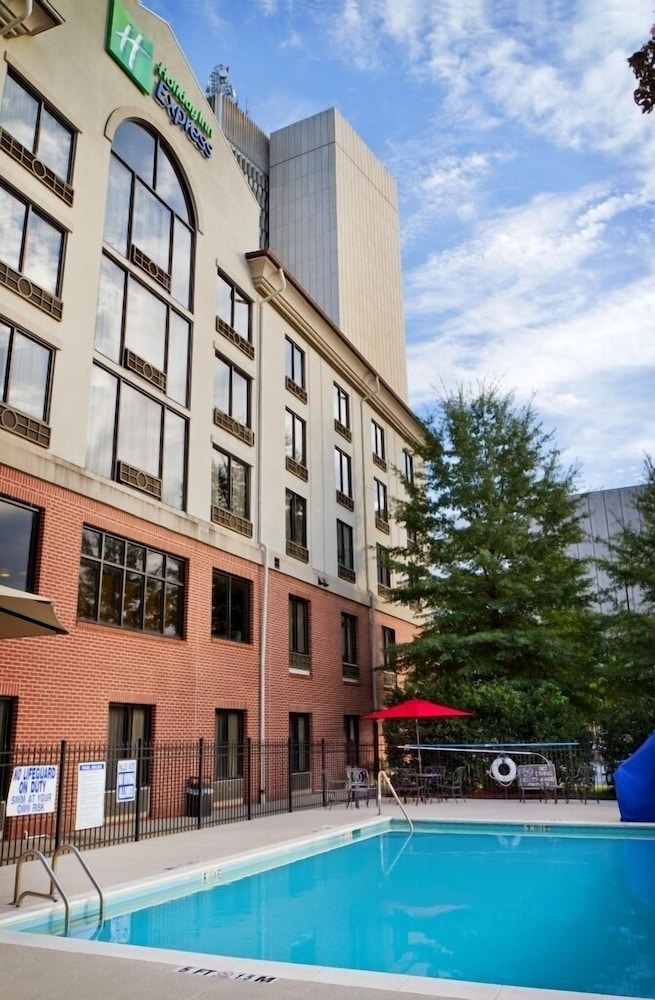 Holiday Inn Express & Suites Greenville Downtown by IHG - photo 23