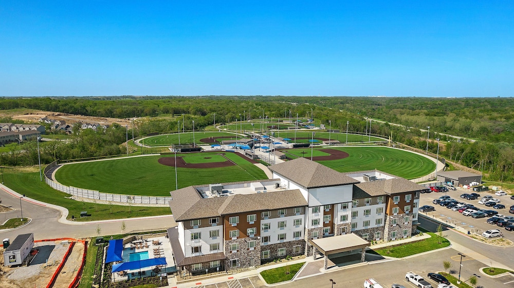 Holiday Inn Exp Parkville — hotel in Parkville