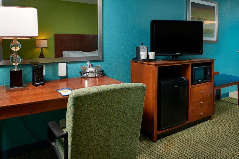Hampton Inn Bermuda Run Winston Salem - photo 8