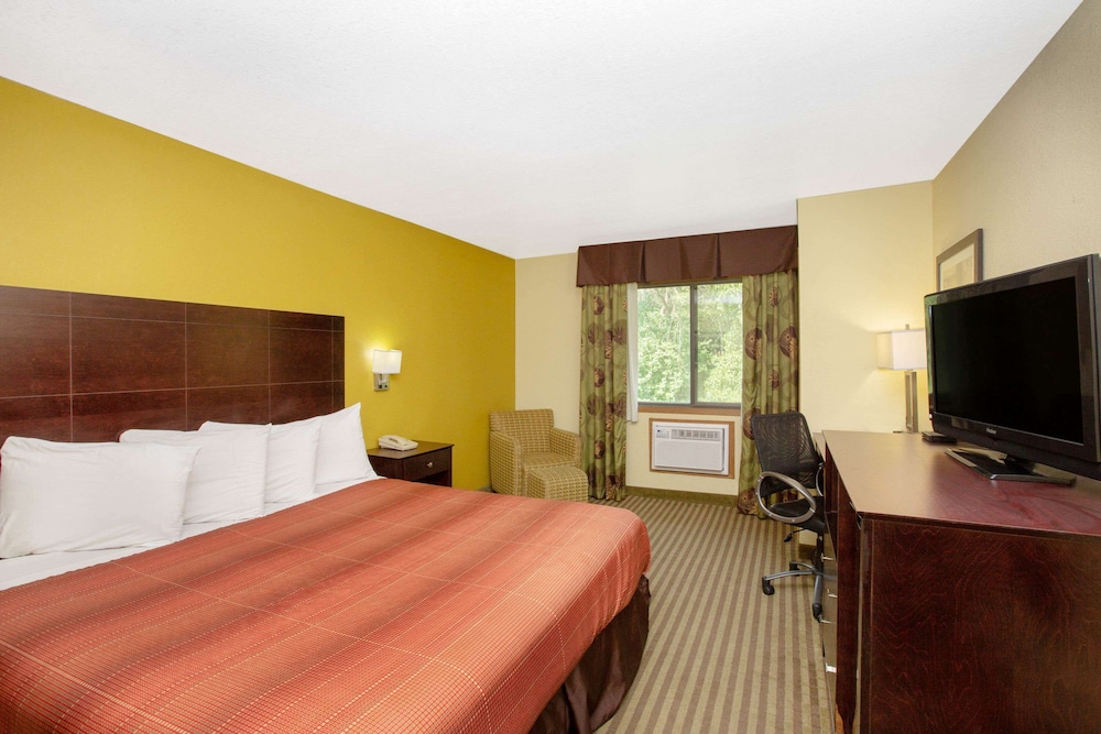AmericInn by Wyndham Council Bluffs - photo 8