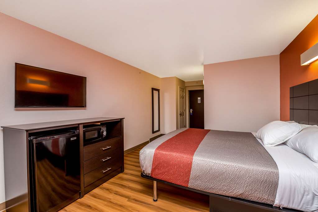 Motel 6 Peoria IL - photo 14