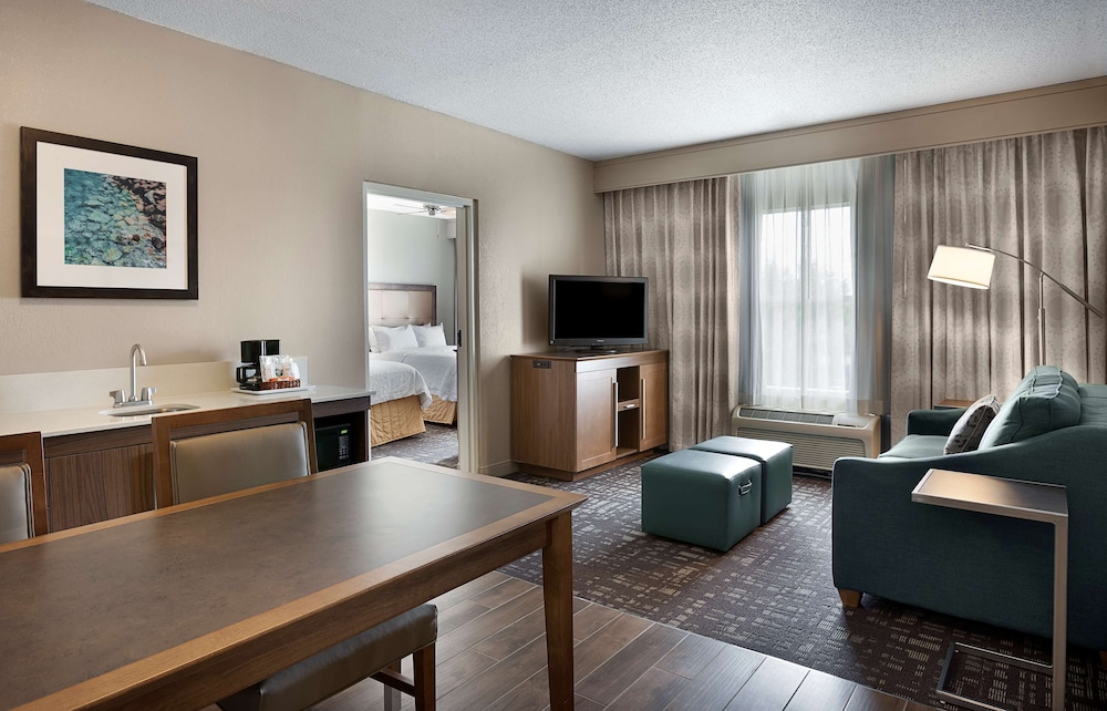 Hampton Inn & Suites Charlotte Pineville - photo 17