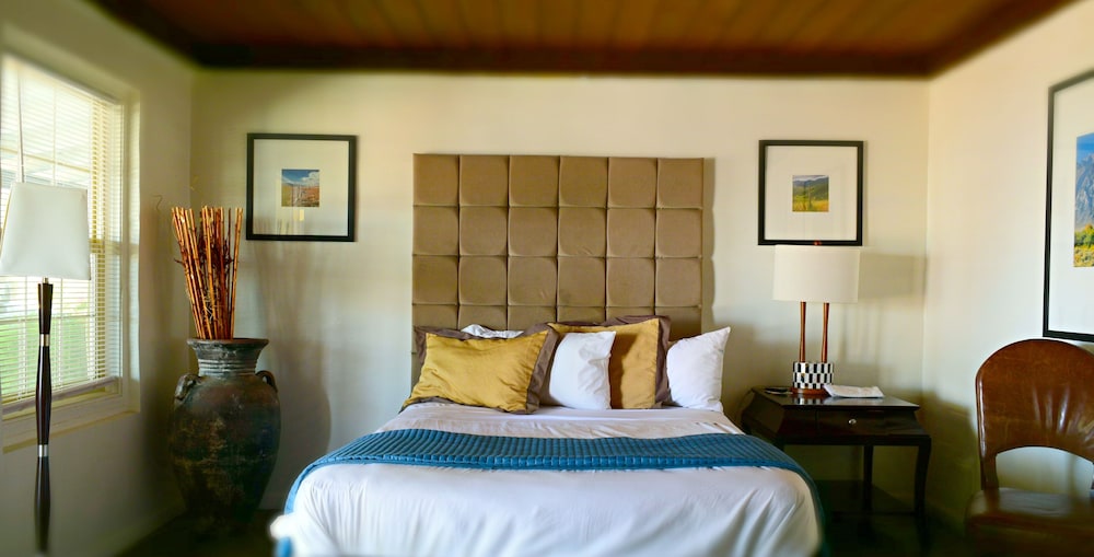 Sterling Gardens Hotel - photo 24