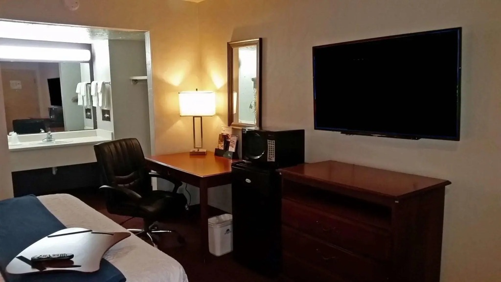 Americas Best Value Inn Oklahoma City at I 35 S - photo 19