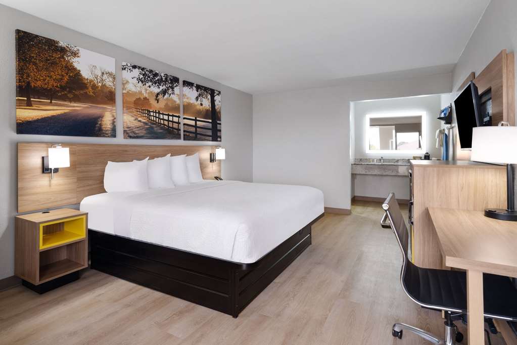 Days Inn by Wyndham Montgomery I 85 - photo 12