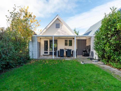 Family Home Sint Maartenszee near Beach — 4-Star Luxury Hotel in Schagen, Netherlands