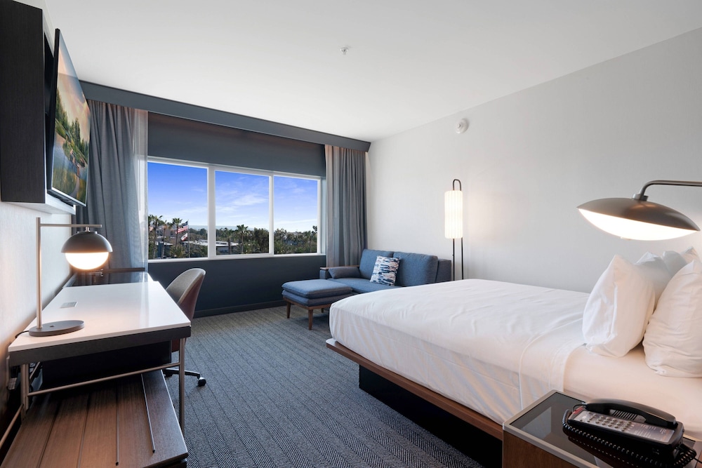 Courtyard by Marriott Marina del Rey - photo 10