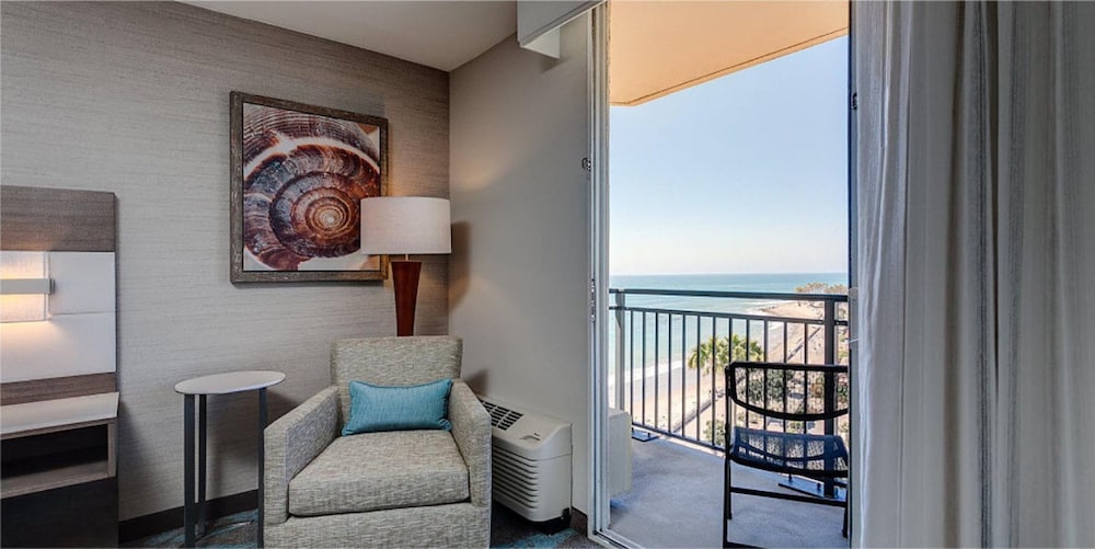 Crowne Plaza Ventura Beach by IHG - photo 11