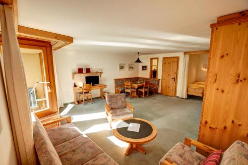 Chesa Munteratsch 1 1 2 Zimmerwohnung 309 Typ C — 4-Star Luxury Hotel in Silvaplana, Switzerland