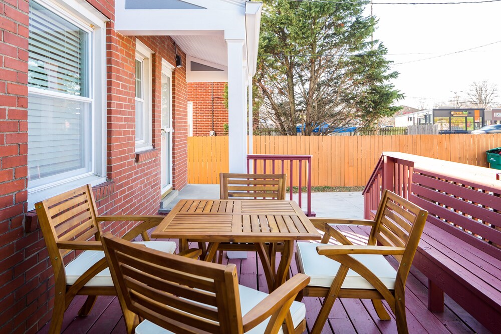Spacious 6BR 2.5 Bath in Highlands - photo 25