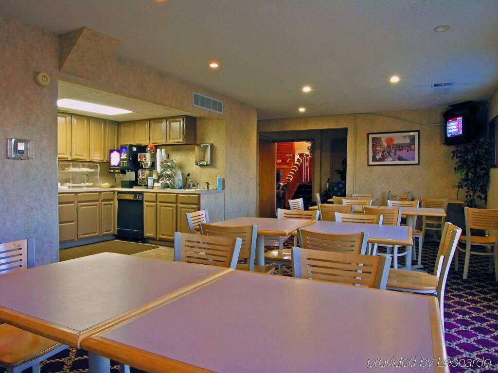 Days Inn Kansas City MO Near Worlds of Fun - photo 13